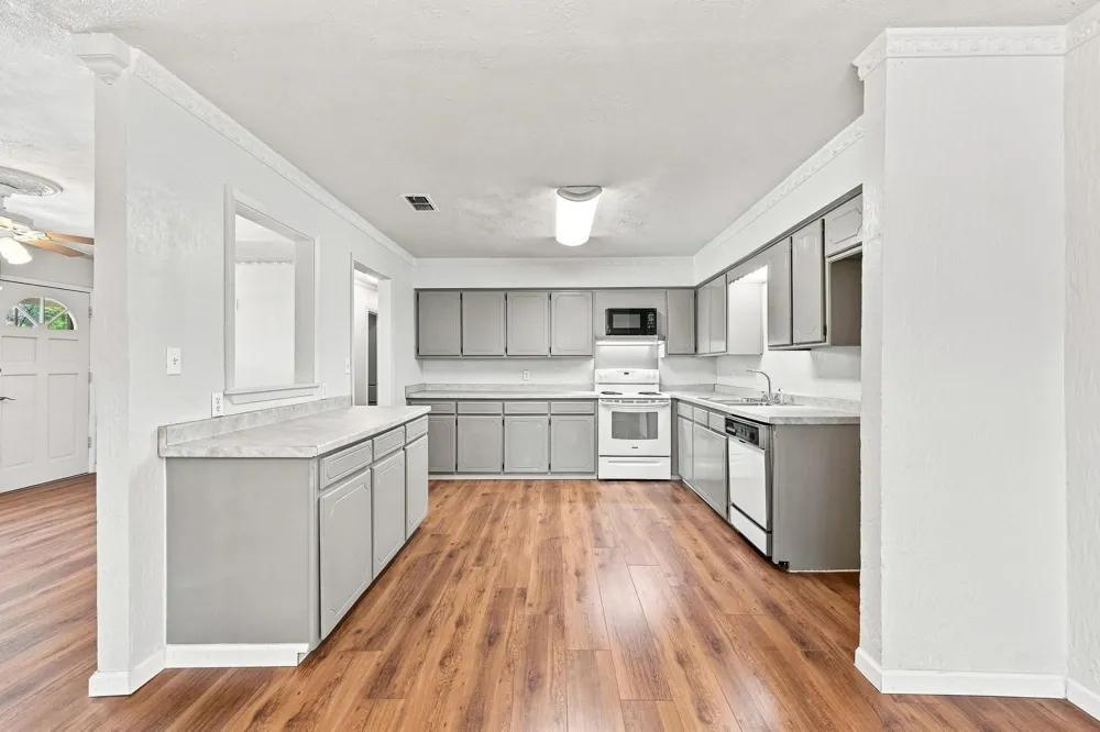 117 Leslie Street Bonham, TX 75418