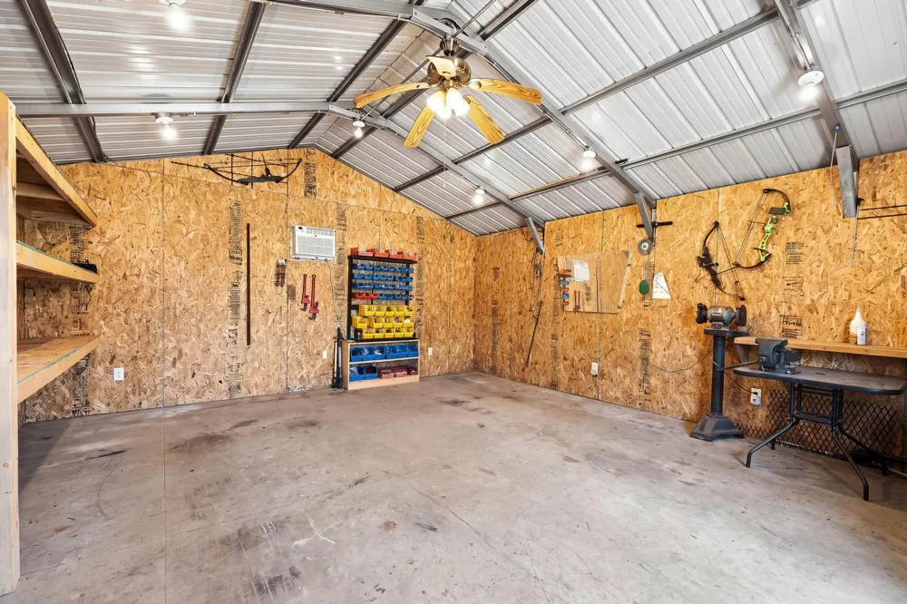 117 Leslie Street Bonham, TX 75418