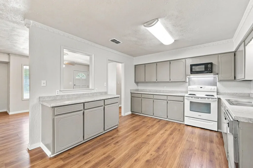 117 Leslie Street Bonham, TX 75418