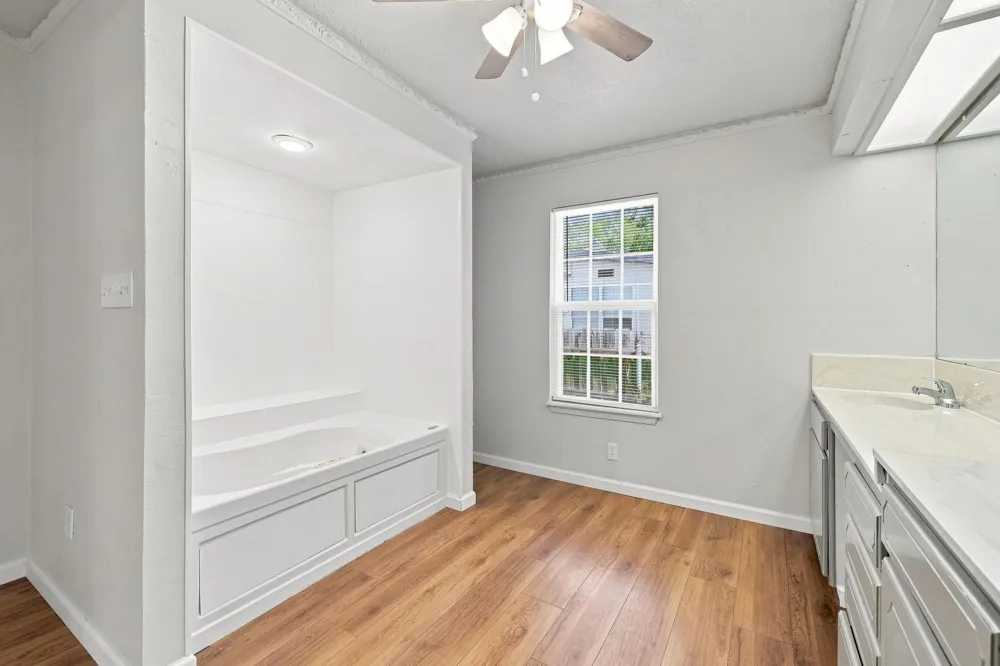 117 Leslie Street Bonham, TX 75418