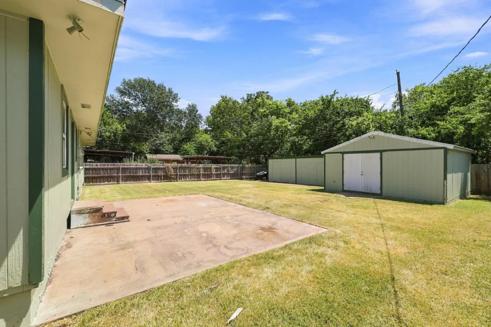 117 Leslie Street Bonham, TX 75418