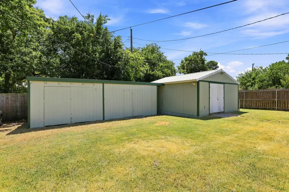 117 Leslie Street Bonham, TX 75418