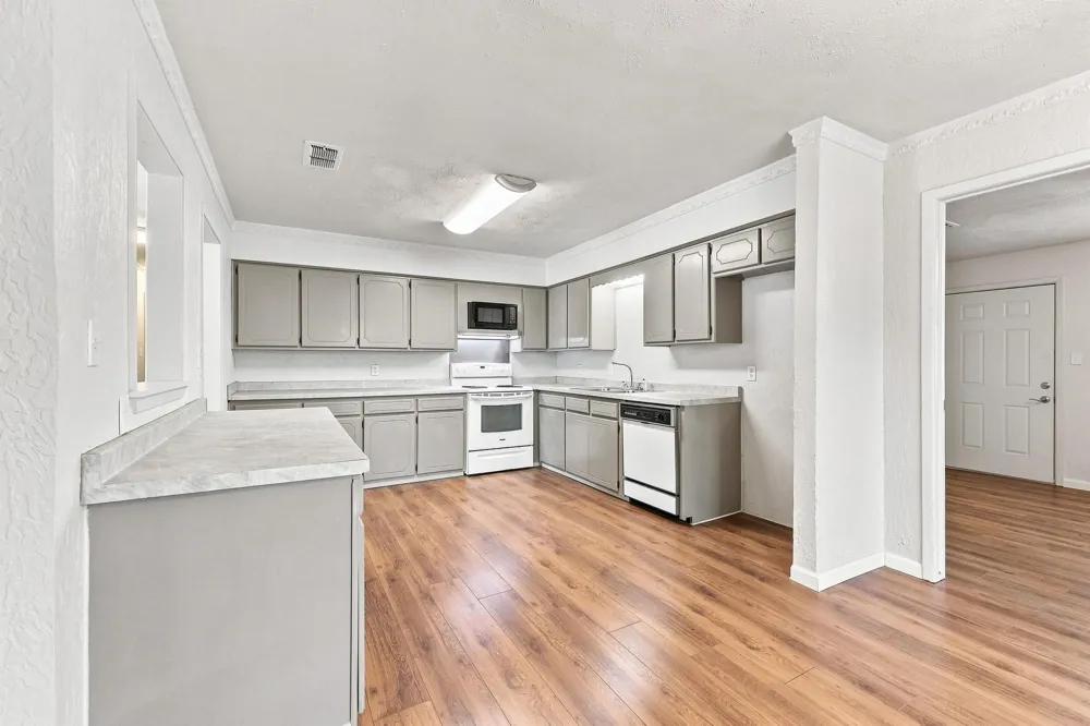 117 Leslie Street Bonham, TX 75418