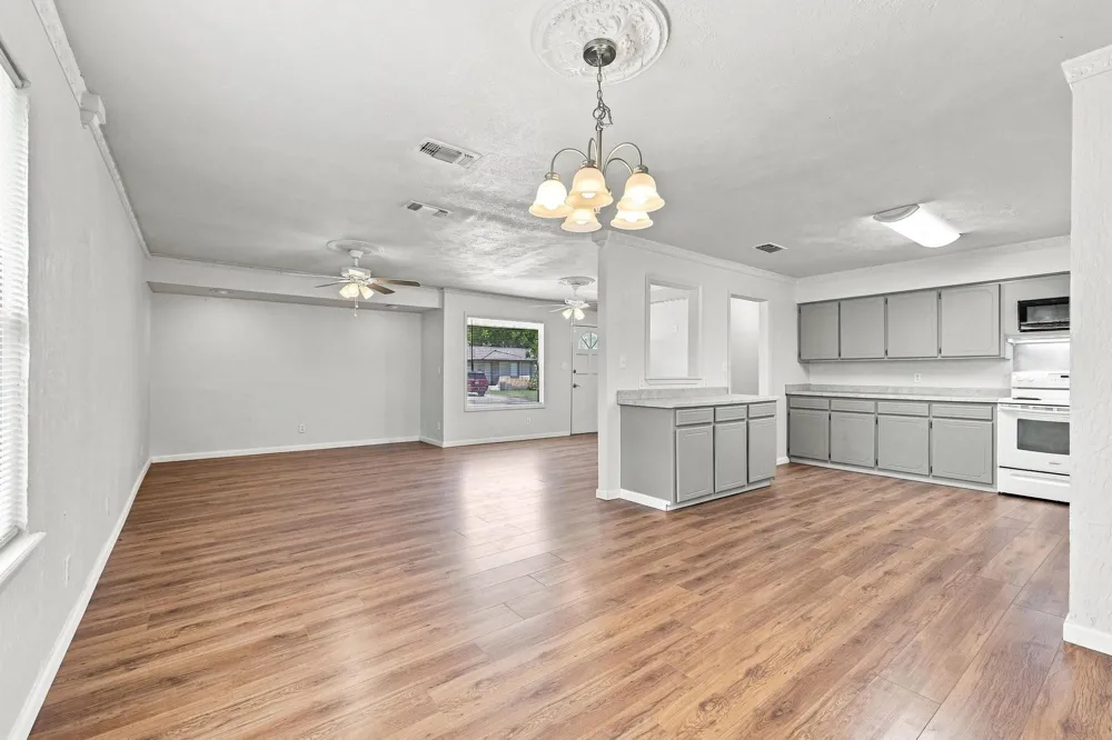 117 Leslie Street Bonham, TX 75418