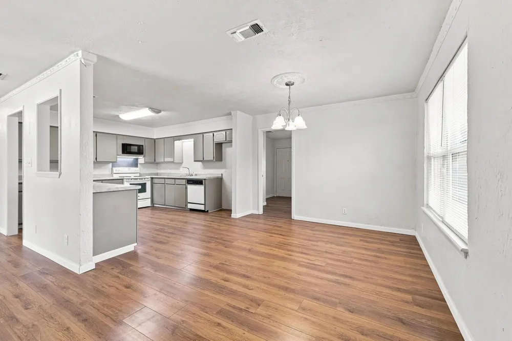117 Leslie Street Bonham, TX 75418