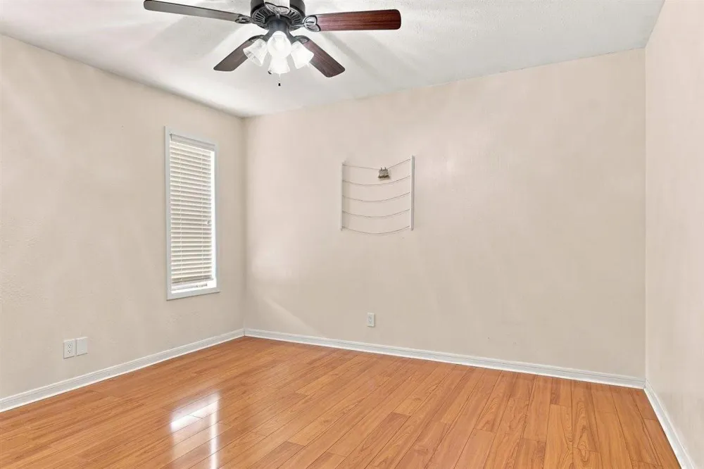 105 Perth Street Victoria, TX 77904