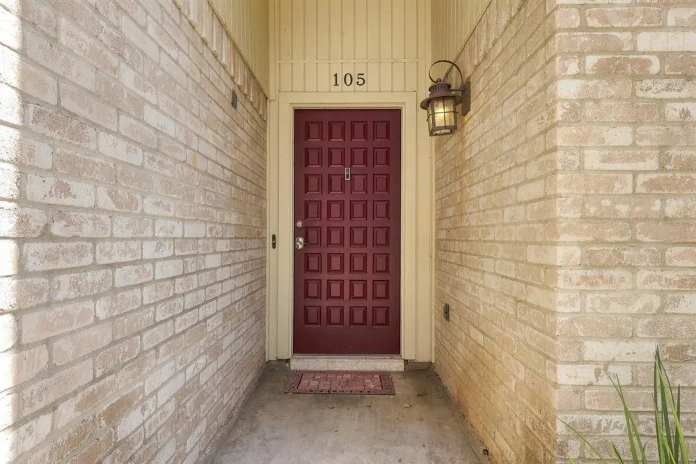 105 Perth Street Victoria, TX 77904