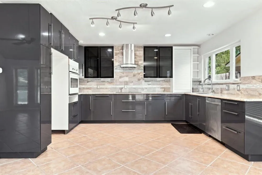 105 Perth Street Victoria, TX 77904