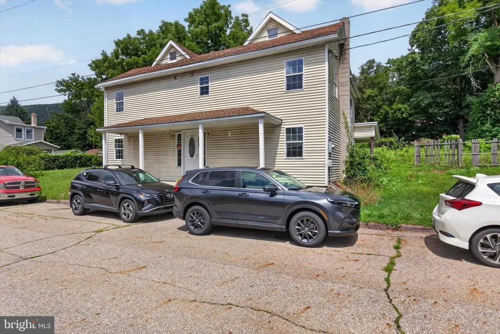 204 WALNUT STREET Wiconisco, PA 17097