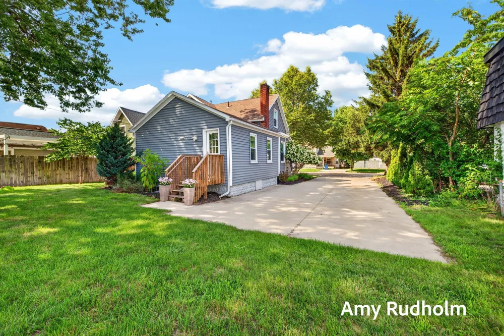 532 Jackson Avenue Grand Haven City, MI 49417