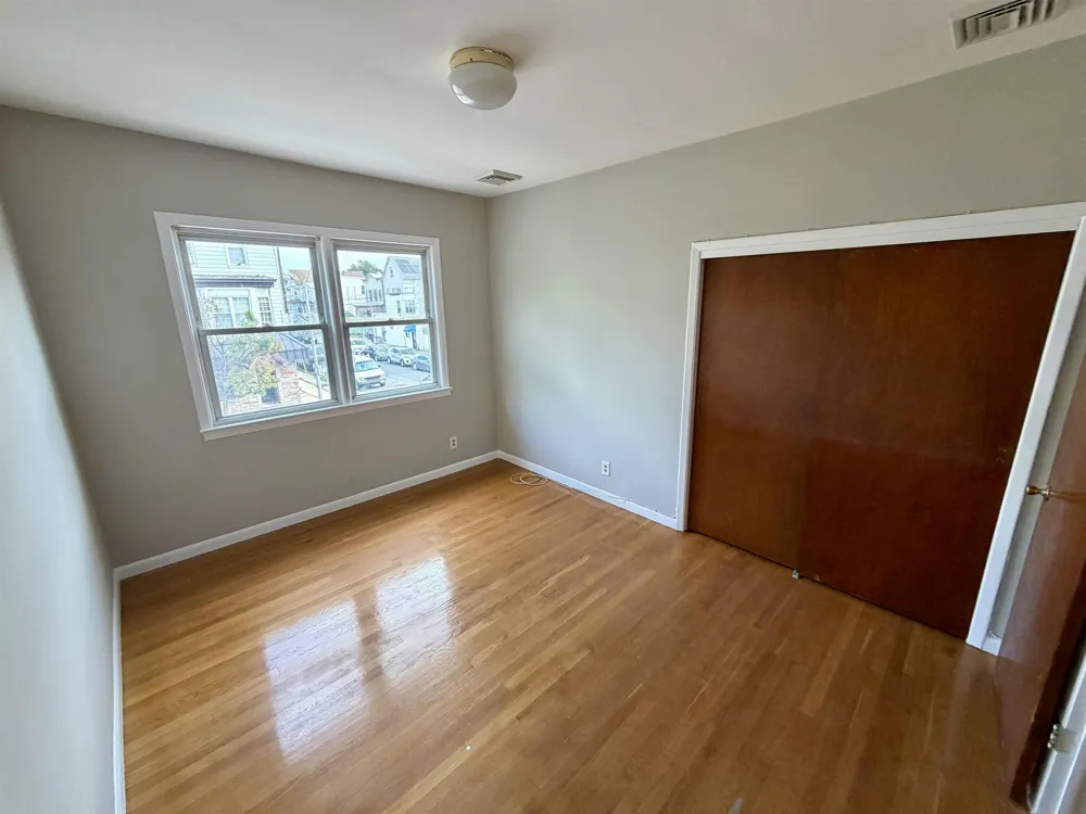 925 BROADWAY Bayonne, NJ 07002