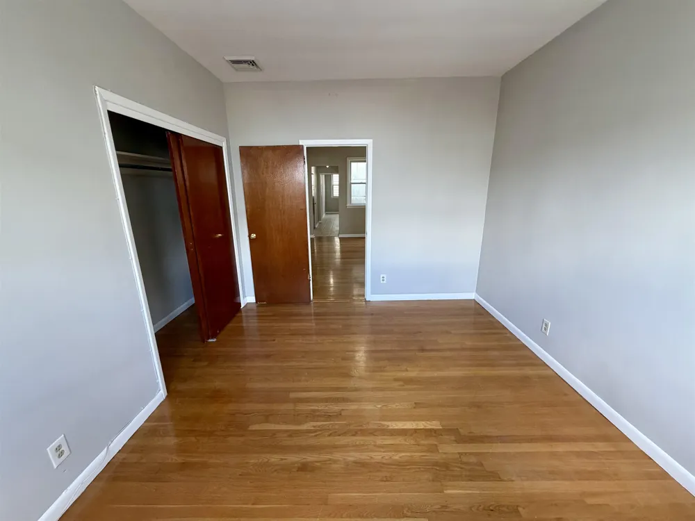 925 BROADWAY Bayonne, NJ 07002
