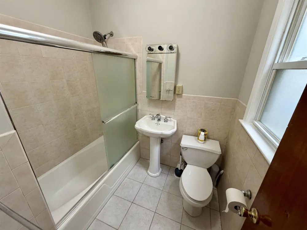 925 BROADWAY Bayonne, NJ 07002