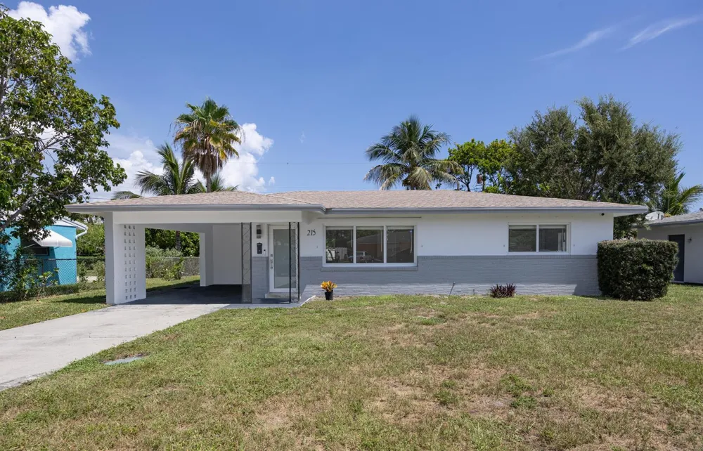 215 Evergreen Drive West Palm Beach, FL 33403