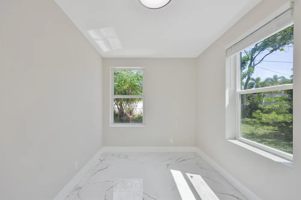 215 Evergreen Drive West Palm Beach, FL 33403