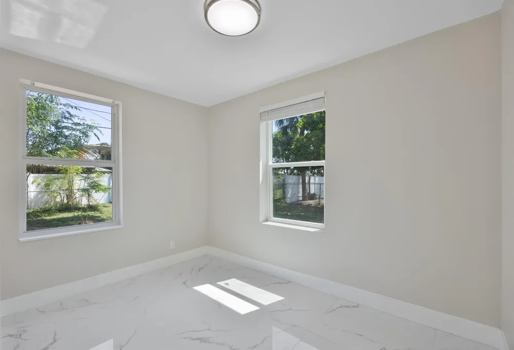 215 Evergreen Drive West Palm Beach, FL 33403