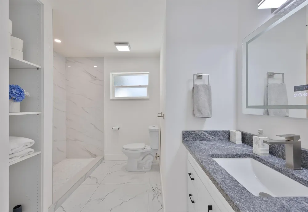 215 Evergreen Drive West Palm Beach, FL 33403