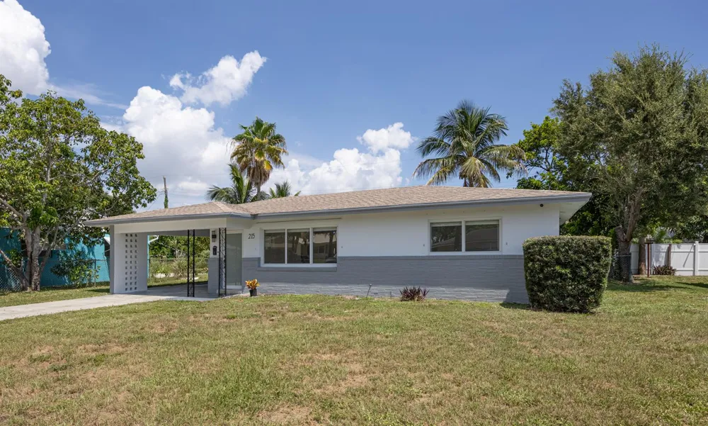 215 Evergreen Drive West Palm Beach, FL 33403