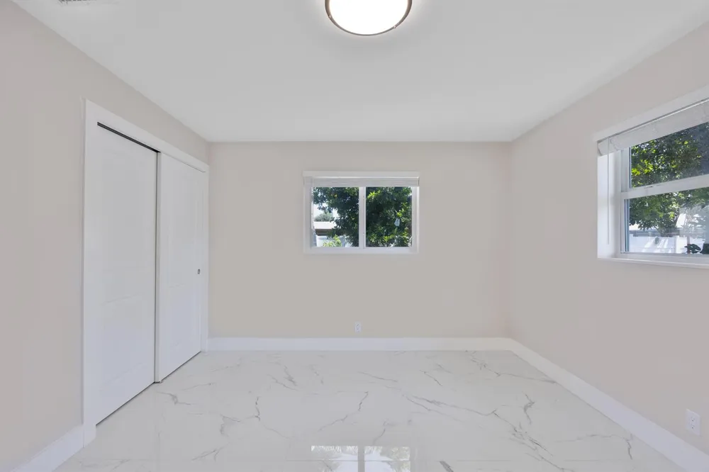215 Evergreen Drive West Palm Beach, FL 33403