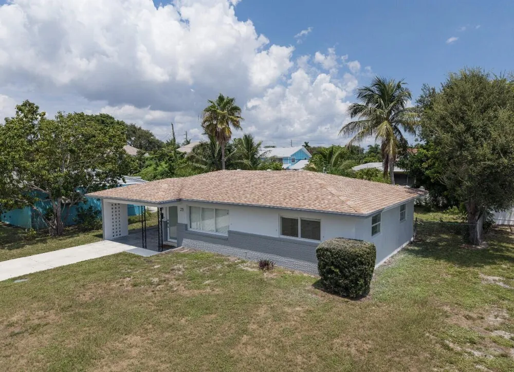 215 Evergreen Drive West Palm Beach, FL 33403