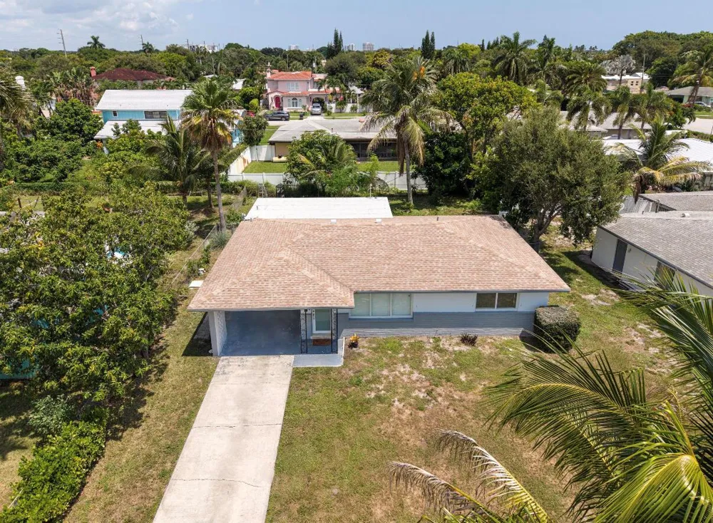 215 Evergreen Drive West Palm Beach, FL 33403