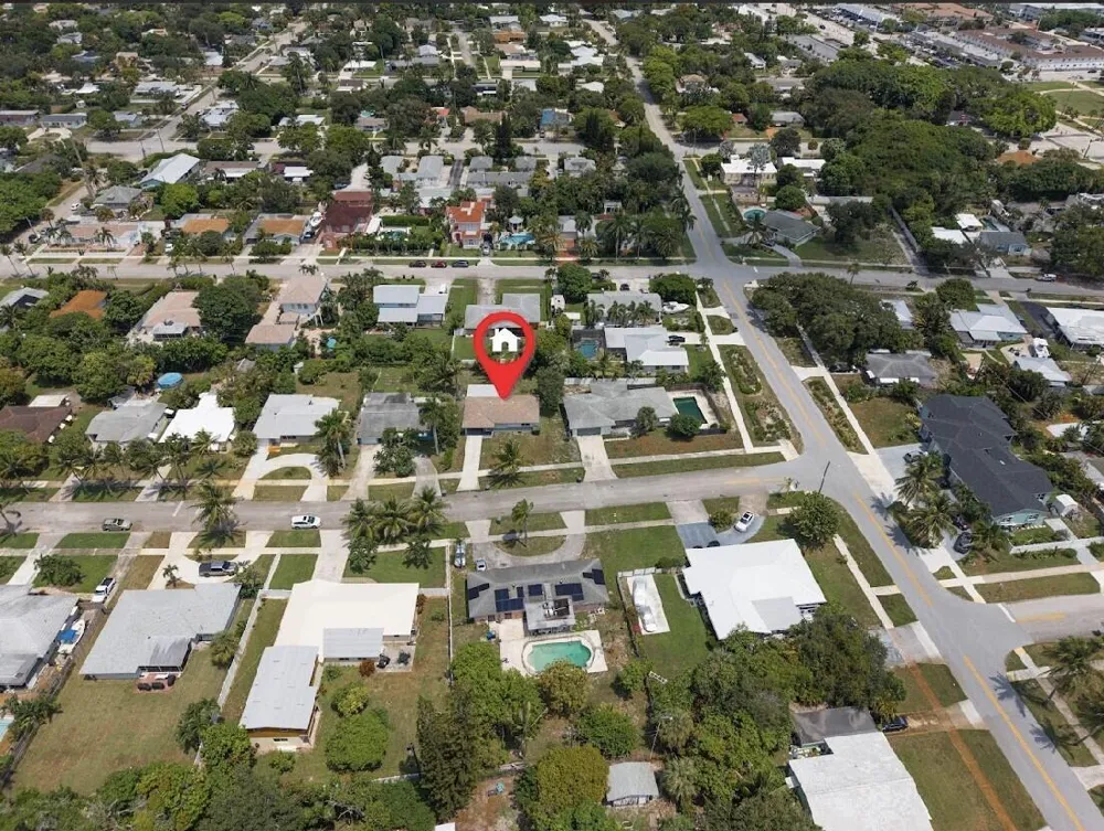 215 Evergreen Drive West Palm Beach, FL 33403