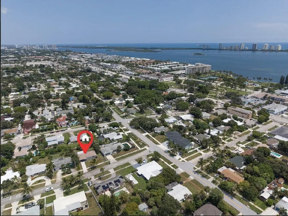 215 Evergreen Drive West Palm Beach, FL 33403