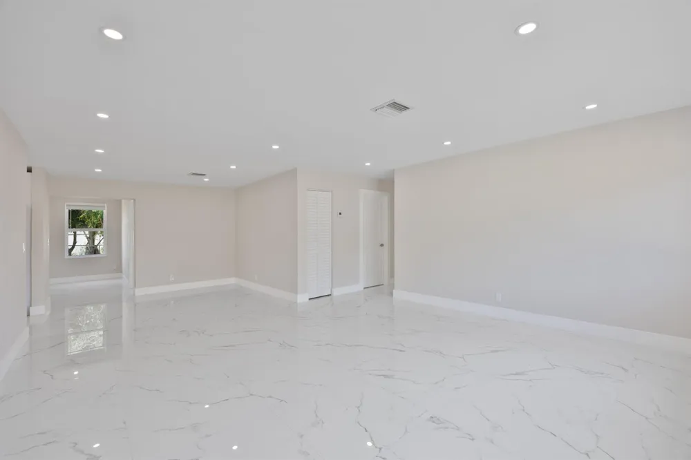 215 Evergreen Drive West Palm Beach, FL 33403