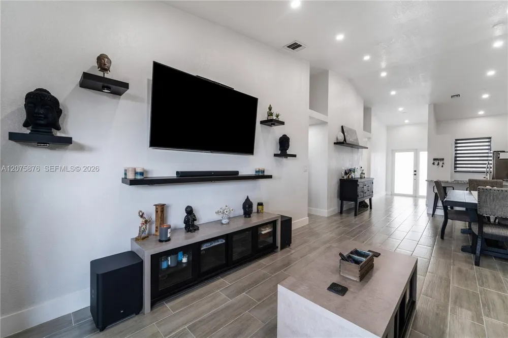 6711 NW 193rd Ter #6711 Hialeah, FL 33015