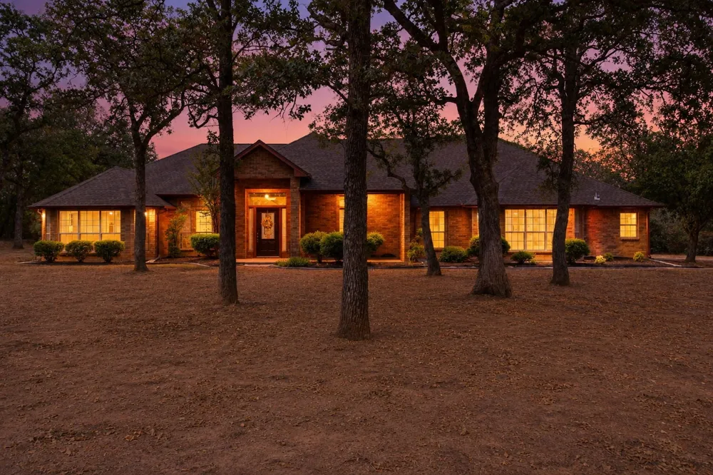 834 Cougar Road Lipan, TX 76462