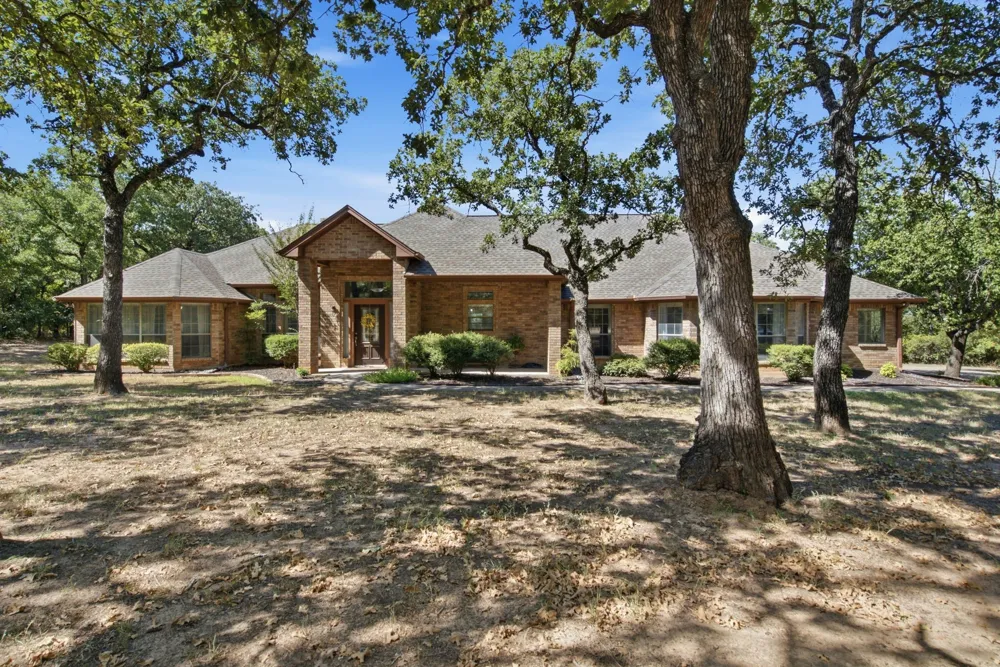 834 Cougar Road Lipan, TX 76462