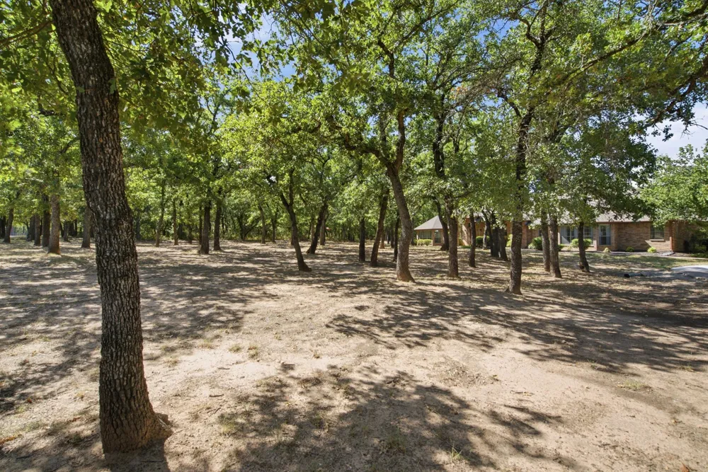 834 Cougar Road Lipan, TX 76462