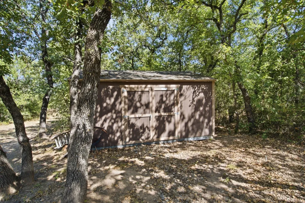 834 Cougar Road Lipan, TX 76462