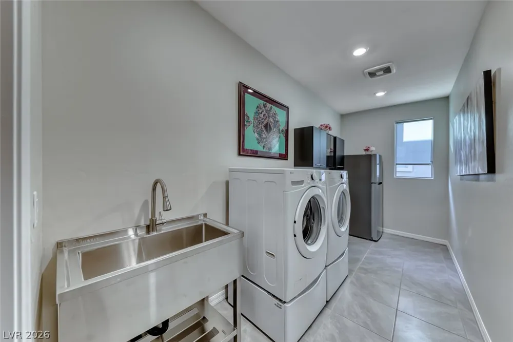259 Sun Glaze Avenue Henderson, NV 89011
