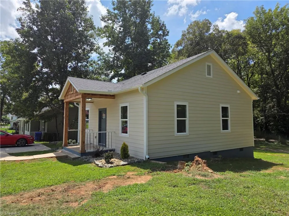 3 HAMES STREET Lexington, NC 27295