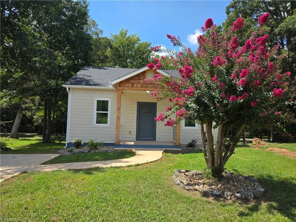 3 HAMES STREET Lexington, NC 27295
