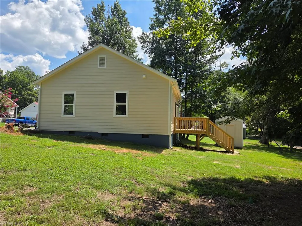 3 HAMES STREET Lexington, NC 27295