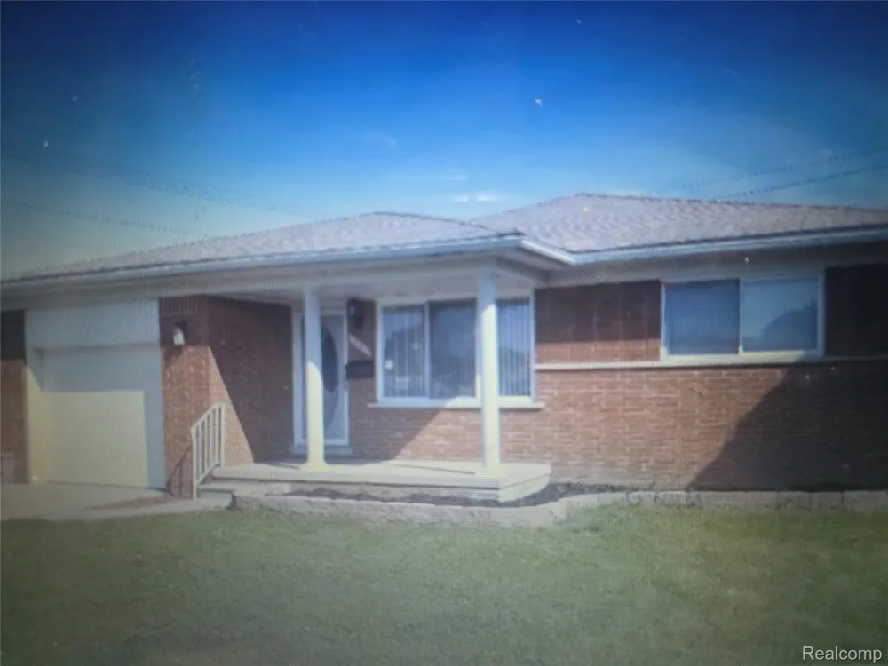 18203 Mott Eastpointe City, MI 48021