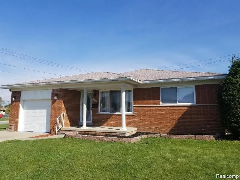 18203 Mott Eastpointe City, MI 48021