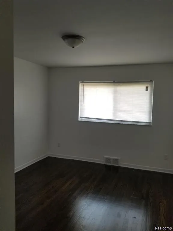 18203 Mott Eastpointe City, MI 48021
