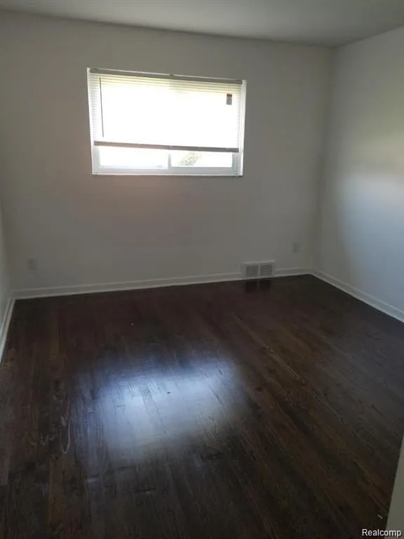 18203 Mott Eastpointe City, MI 48021