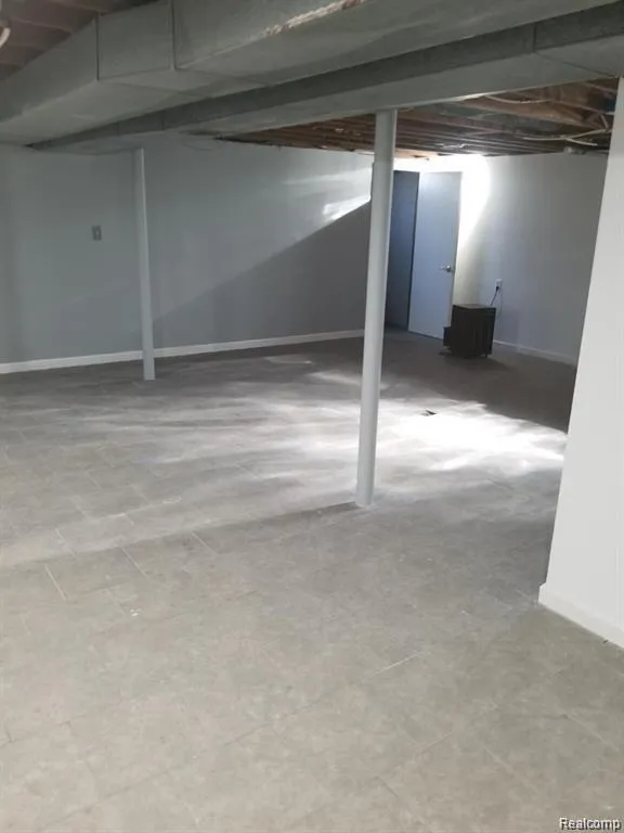 18203 Mott Eastpointe City, MI 48021