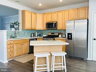 8272 JAKE PLACE Alexandria, VA 22309