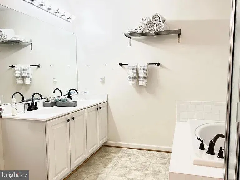 8272 JAKE PLACE Alexandria, VA 22309