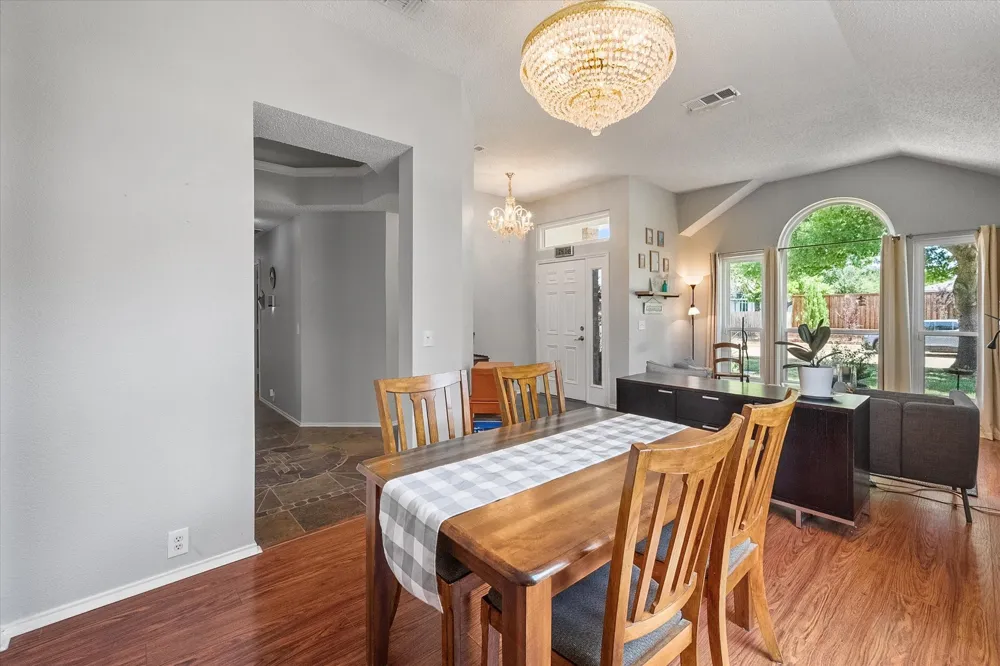704 Oakridge Drive Lake Dallas, TX 75065