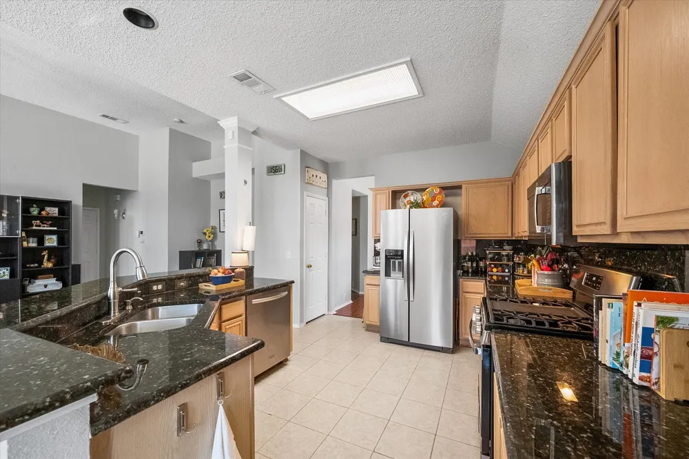 704 Oakridge Drive Lake Dallas, TX 75065