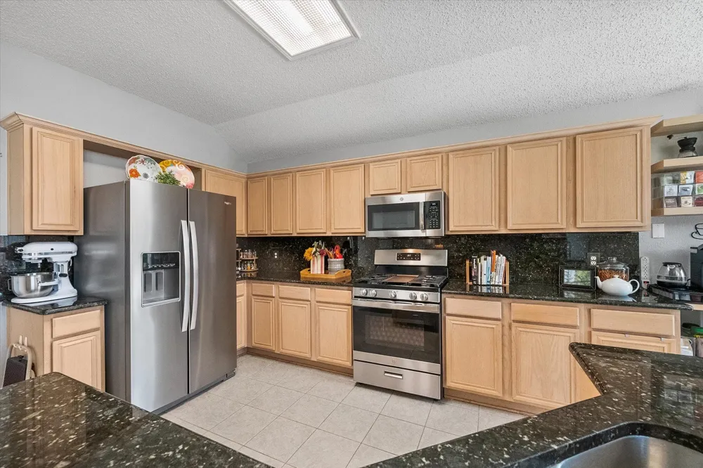 704 Oakridge Drive Lake Dallas, TX 75065