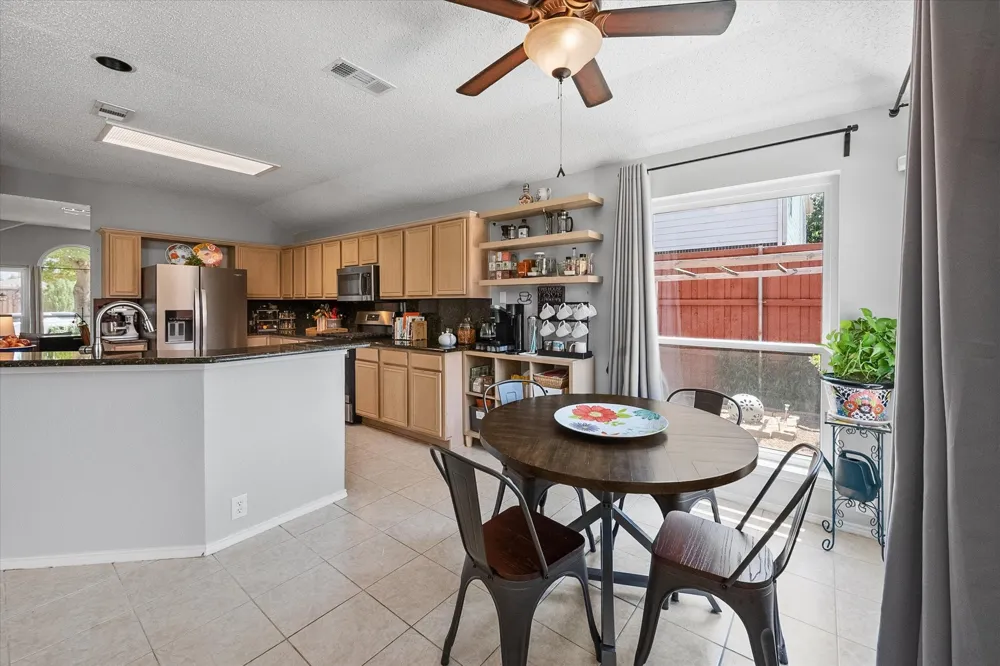 704 Oakridge Drive Lake Dallas, TX 75065