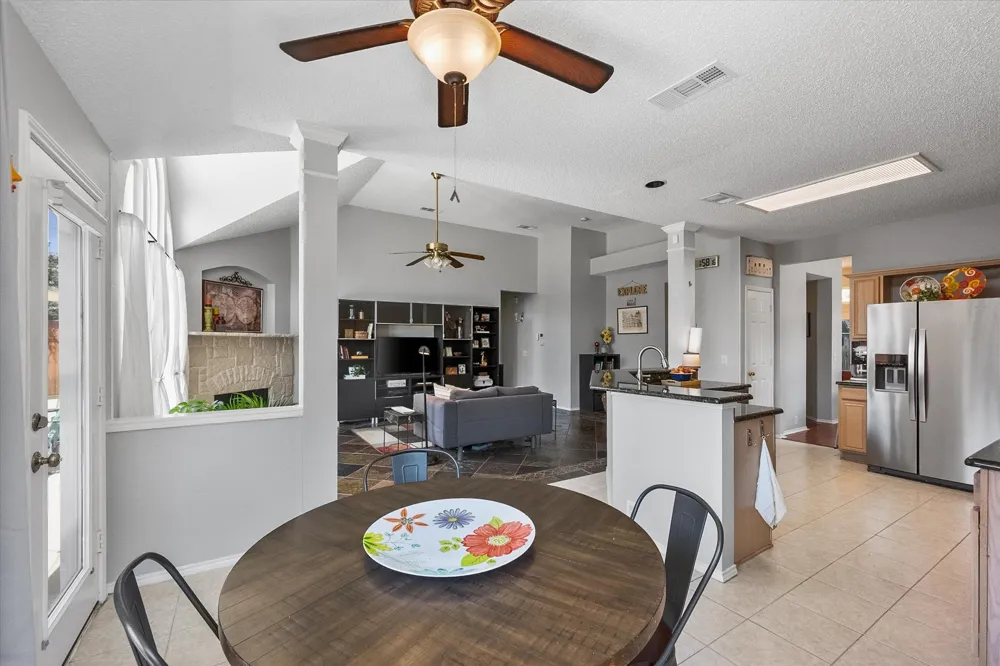 704 Oakridge Drive Lake Dallas, TX 75065