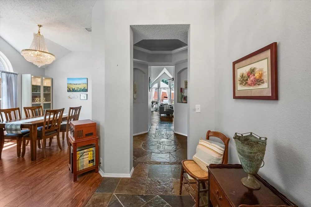 704 Oakridge Drive Lake Dallas, TX 75065